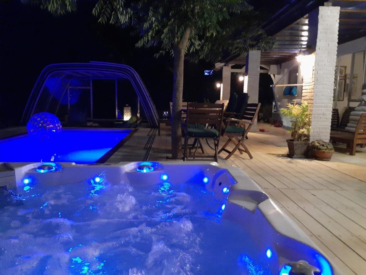 Naomi'S Villa Rosh Pinna Exterior photo